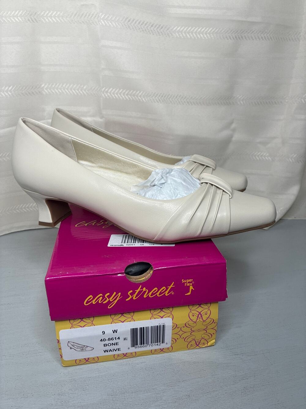 Easy Street Waive Kitten Heel Square Toe Pumps Bone Wide Womens Size 9W
